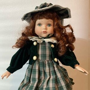 Seymour MANN Connoisseur Collection Doll ‘Debbie’